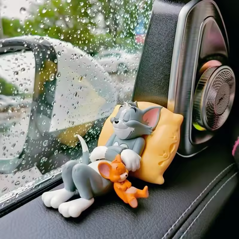 مجسم توم وجيري الكرتوني - ديكور لطيف للمكتب والسيارة والمنزل | لعبة زينة رائعة