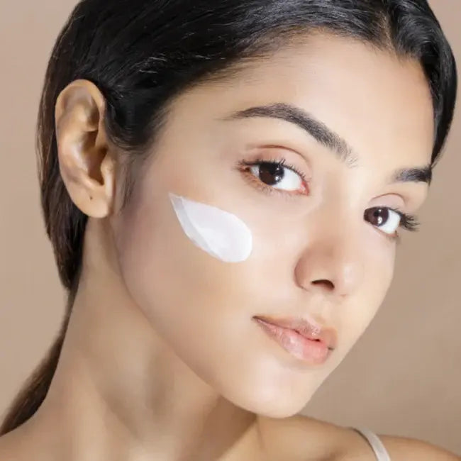 جل واقي من الشمس مائي بحمض الهيالورونيك، حجم صغير 10 مل - إيزنتري